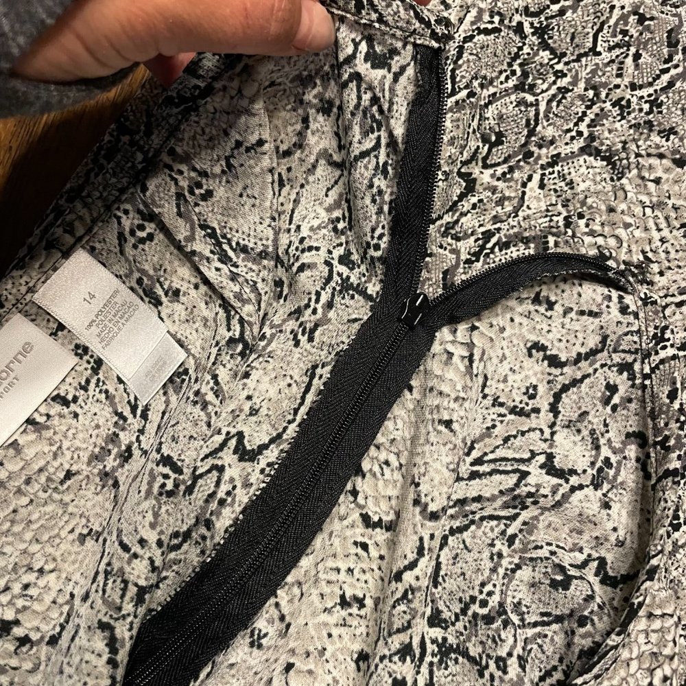 🦋 LIZ CLAIBORNE Animal Print Gray Black Skirt, size 14 - Picture 7 of 7